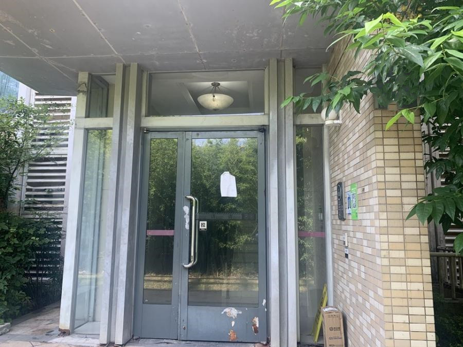 上海市宝山区万科四季花城33栋5F及地下1F车位 