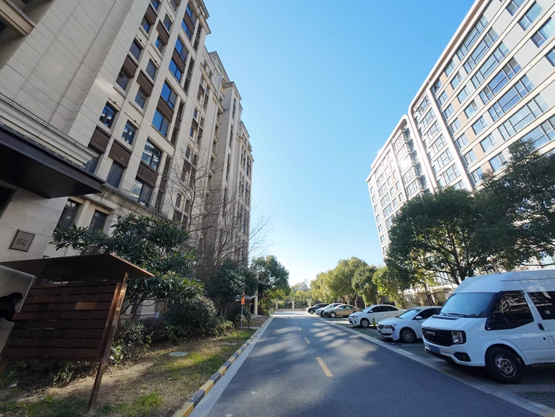 上海市青浦区南山雨果58栋2F 