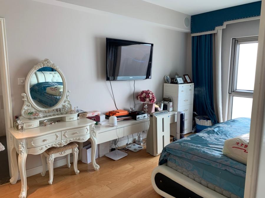 上海市浦东新区世茂滨江花园1栋43F及车位 