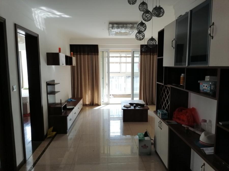 上海市松江区法兰西世家32栋5F 