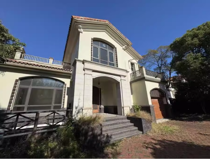 上海市松江区新虹桥首府九亭镇26栋 