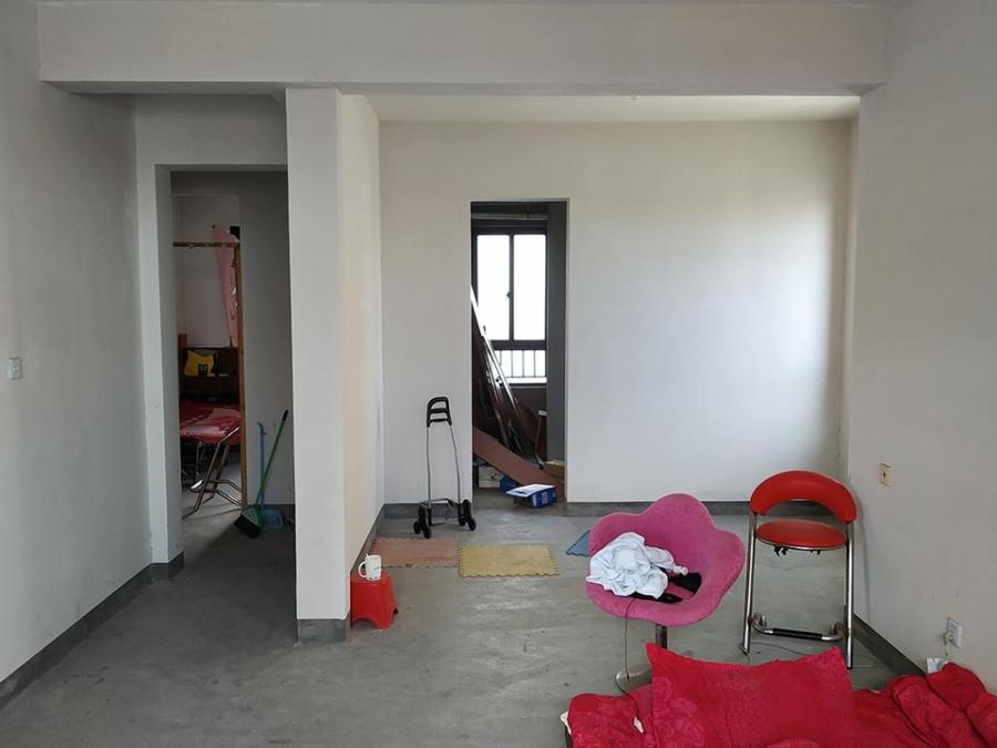 上海市奉贤区绿地海珀华庭10栋20F 