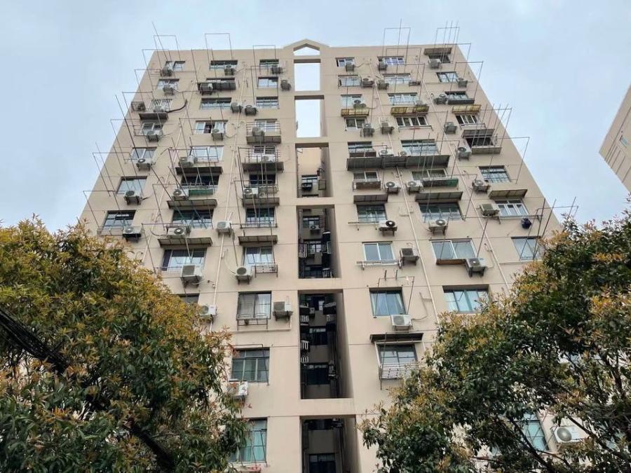 上海市长宁区新泾八村1栋1F 