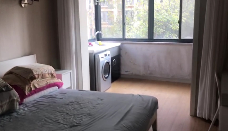 上海市长宁区天山怡景苑27栋4F 