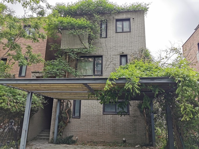 上海市嘉定区白金涟庭南翔镇27栋1-3F 