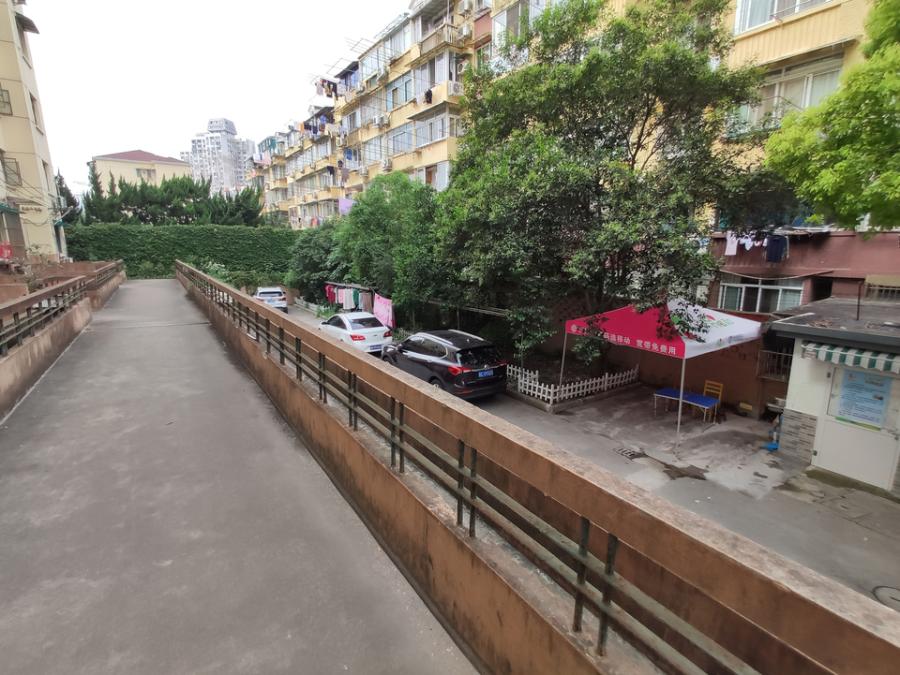 上海市长宁区530弄小区70栋4F 