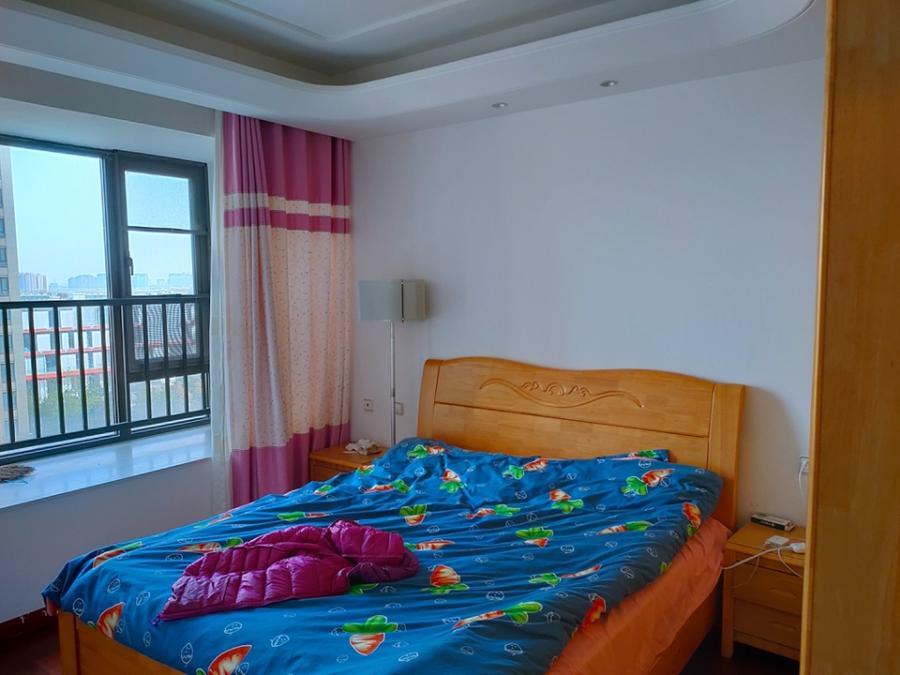 上海市奉贤区绿地无双19栋8F 