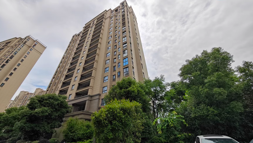 上海市金山区新华御湖上园40栋1F 