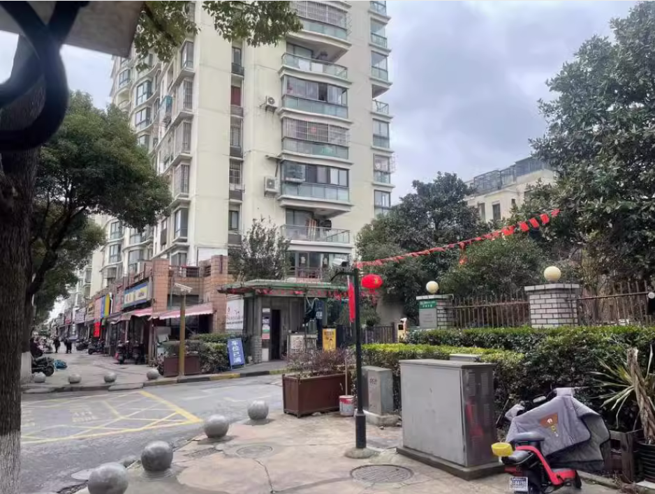 上海市松江区丽水豪庭53栋7F 