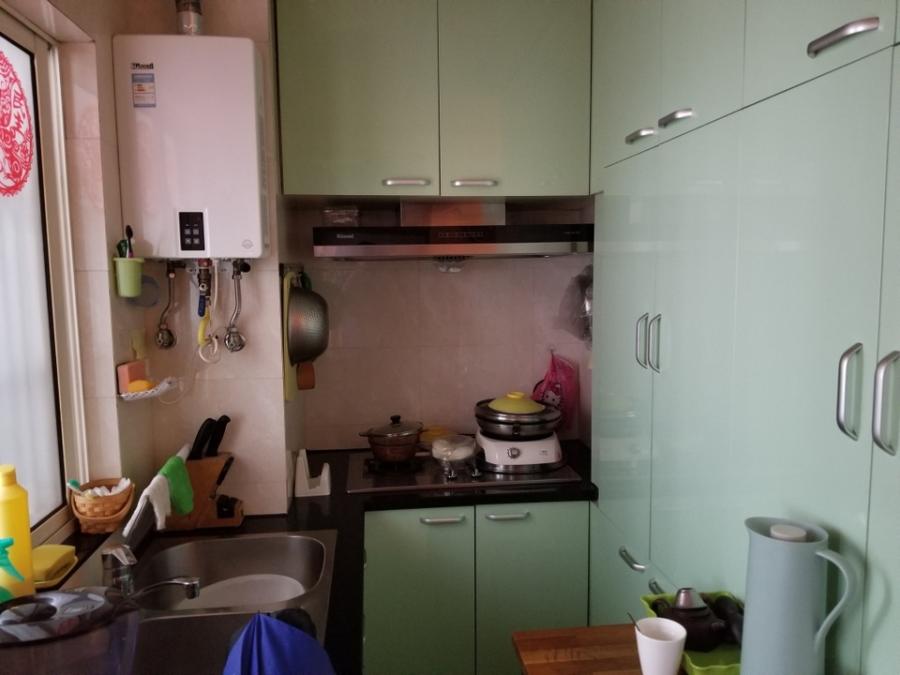 上海市黄浦区西凌新村1栋31F 