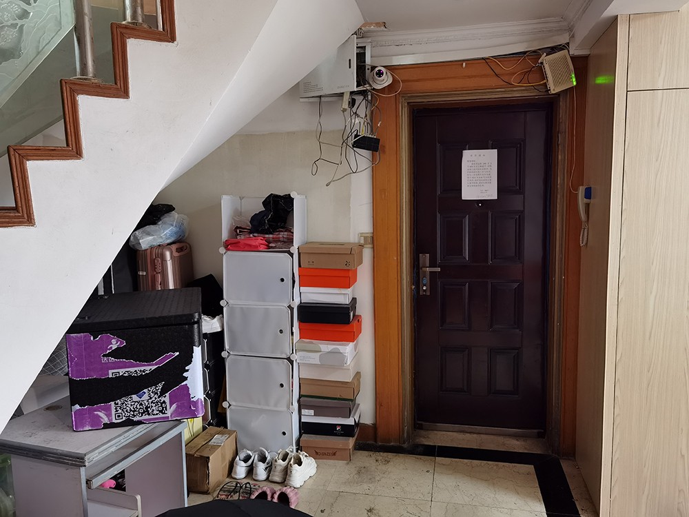 上海市杨浦区大诚花苑3栋6F 