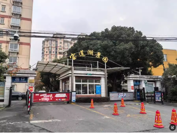 上海市宝山区宝莲湖景园12栋2F 