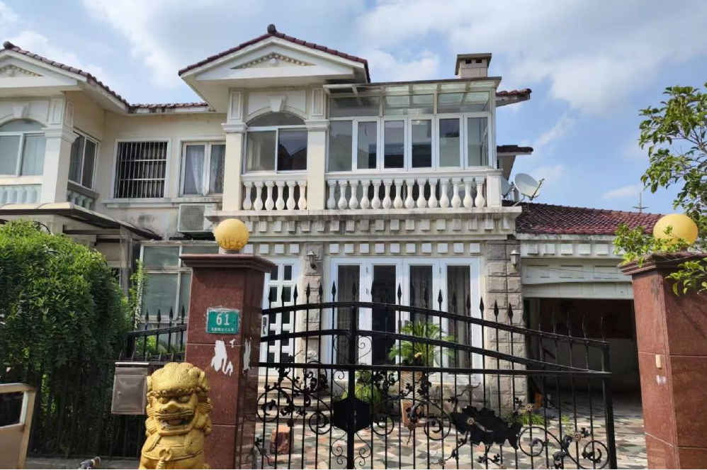 上海市浦东新区富成别墅惠南镇61栋 