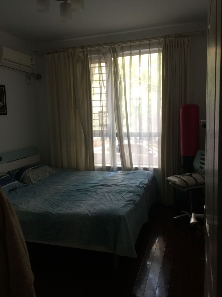 上海市浦东新区紫薇和苑6栋1F 