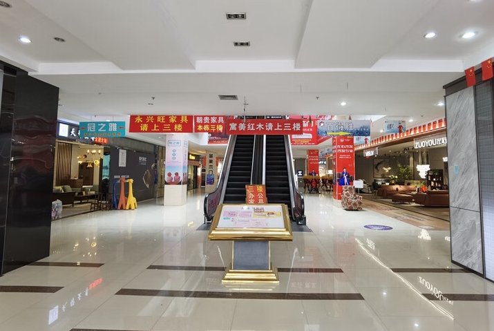 上海市浦东新区两港装饰城625栋1F 