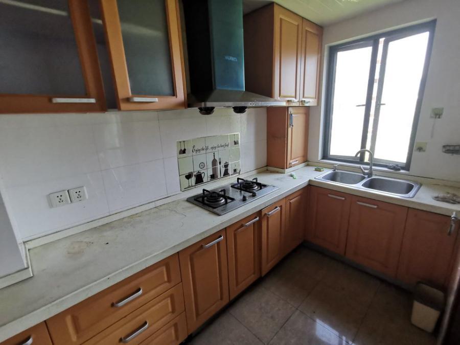 上海市杨浦区合生江湾国际公寓66栋6F 