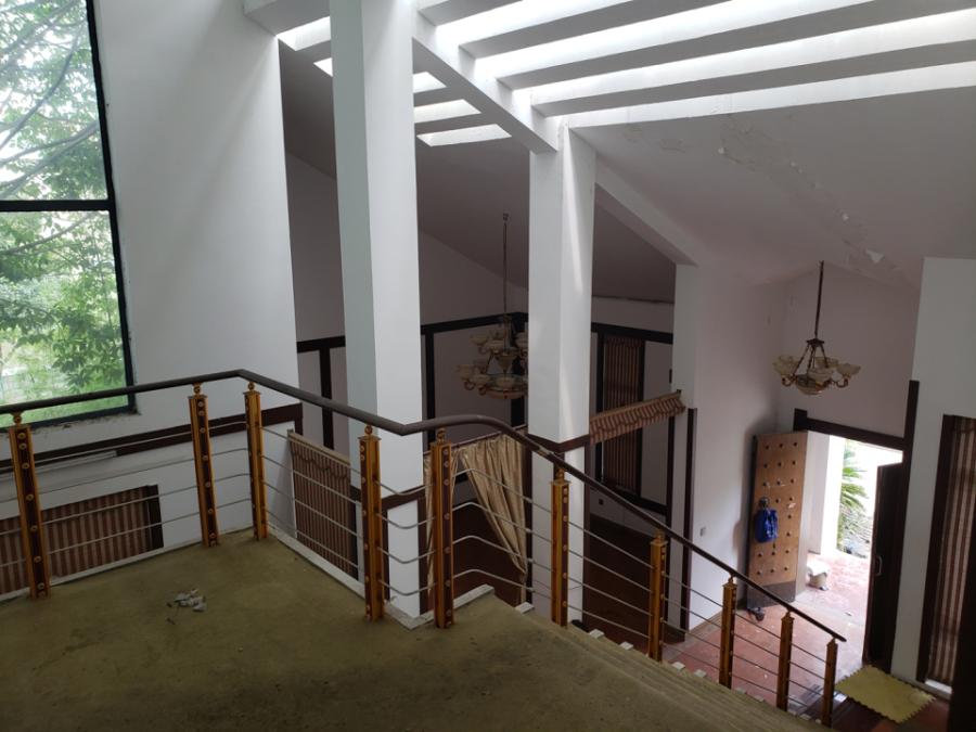 上海市松江区水岸华庭50栋 