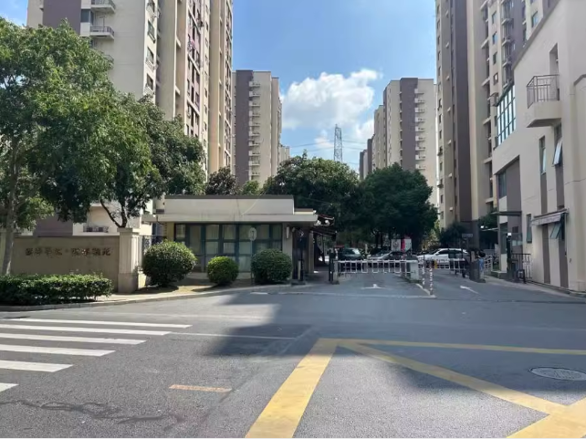 上海市青浦区崧泽华城逸泰雅苑1栋3F 