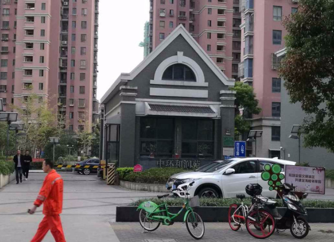 上海市杨浦区中环和润苑18栋27F 