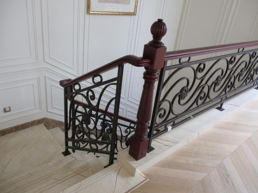 上海市浦东新区金色维也纳19栋及地下室 