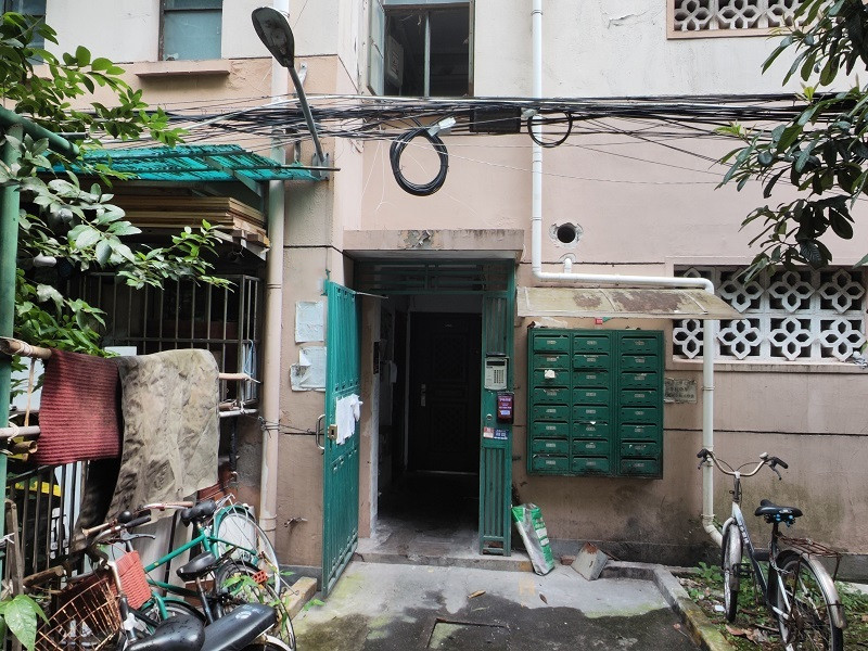 上海市静安区上大东村2栋5F 