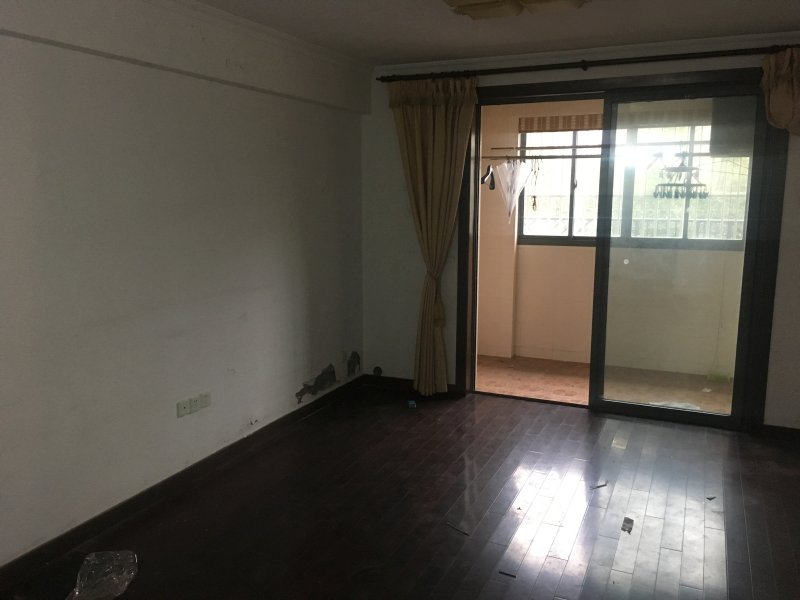 上海市闵行区世博家园十五街坊30栋1F 