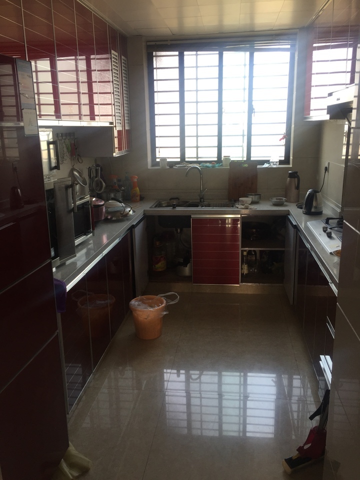 上海市松江区绿地蔷薇九里553栋10F 