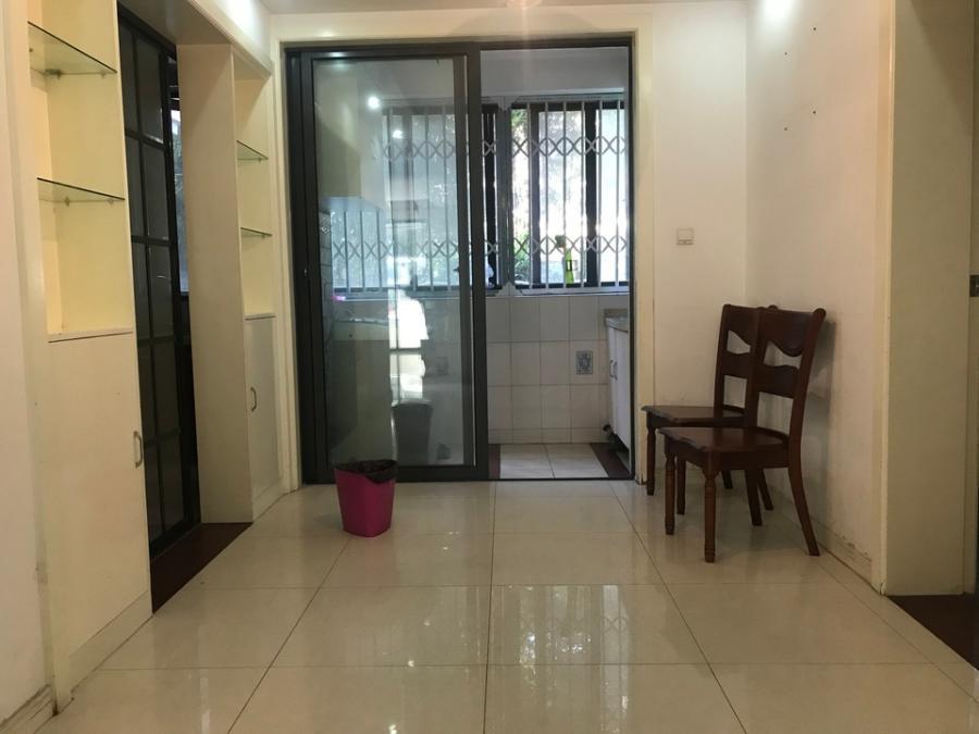 上海市嘉定区金沙嘉苑9栋1F 