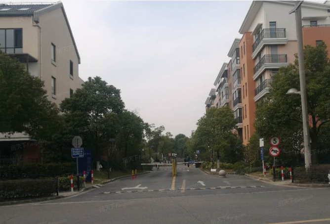 上海市嘉定区安亭新镇颂苑8栋4F 