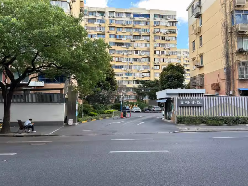 上海市虹口区赤峰小区20栋2F 