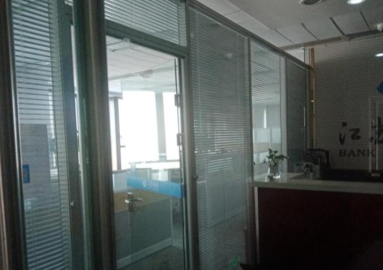 上海市静安区长泰企业天地广场899栋20F及地下1F车位 