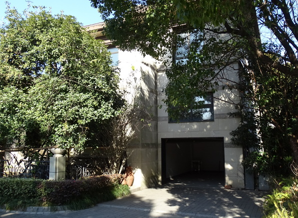 上海市浦东新区中科大学村康桥镇1531栋 