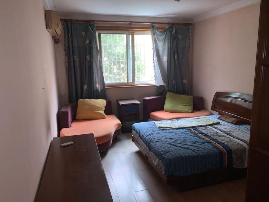 上海市闵行区通海二小区136栋2F 