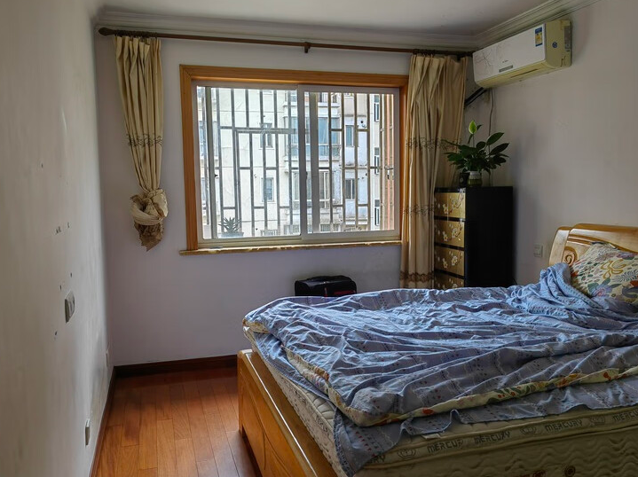 上海市奉贤区乐康苑72栋3F 