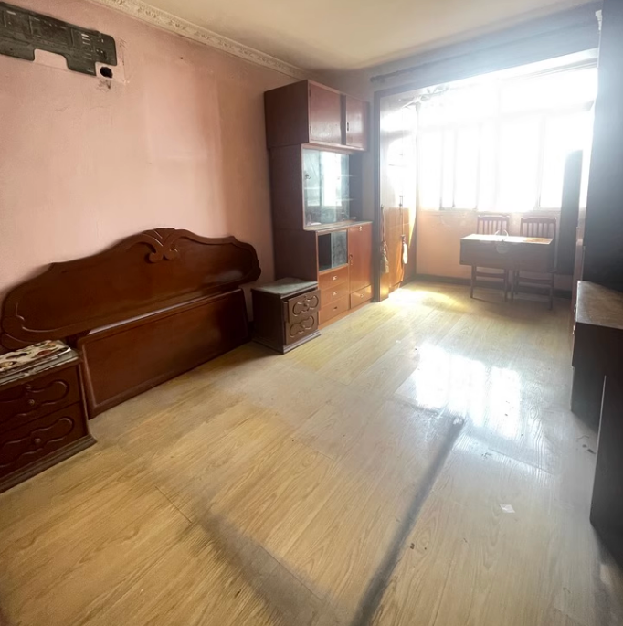 上海市普陀区中山北路2590号小区2590栋2F 