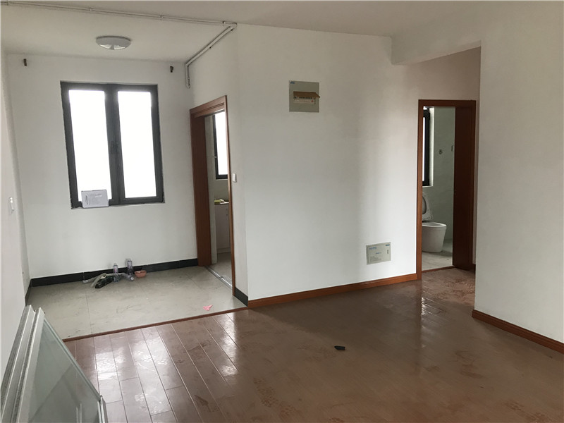 上海市金山区万祥金邸13栋7F 