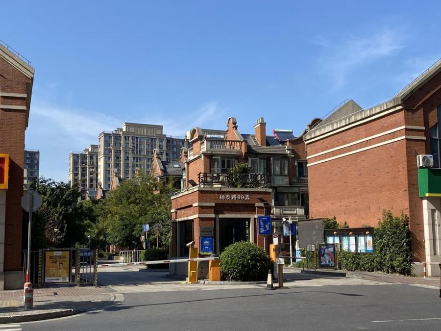 上海市宝山区绿地香颂名邸443栋8F 