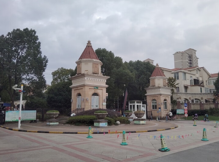 上海市奉贤区聚贤煌都338栋1-3F 