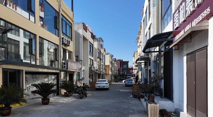 上海市金山区华光紫荆苑沿街商铺 