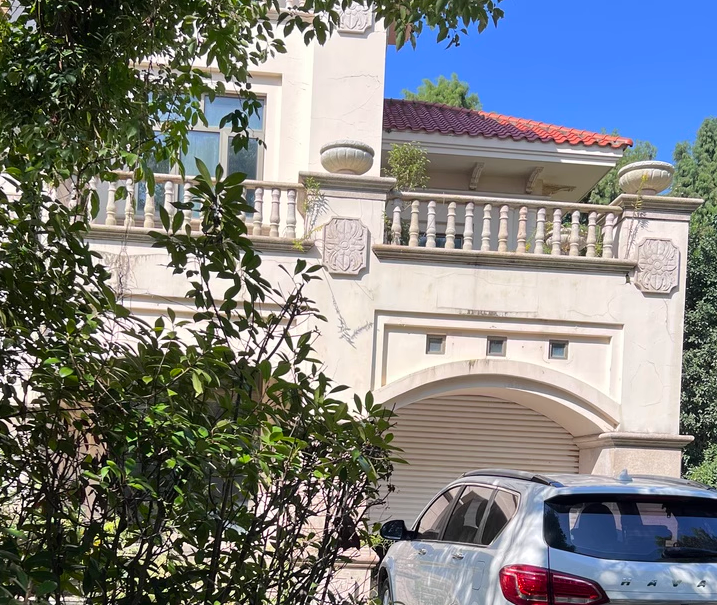 上海市奉贤区棕榈滩高尔夫别墅213栋全幢 