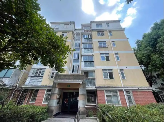 上海市金山区森海豪庭39栋1F 