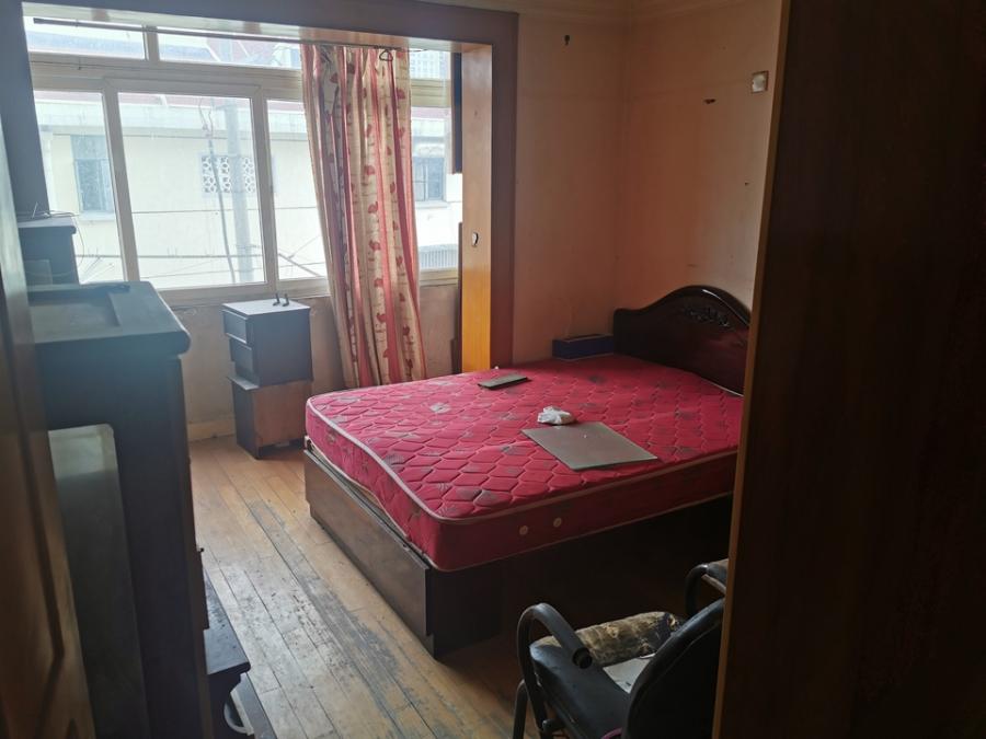 上海市长宁区405弄小区6栋4F 