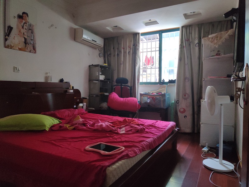 上海市闵行区氯碱小区70栋1F 