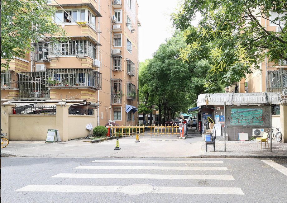 上海市浦东新区崮山小区二街坊43栋2F 