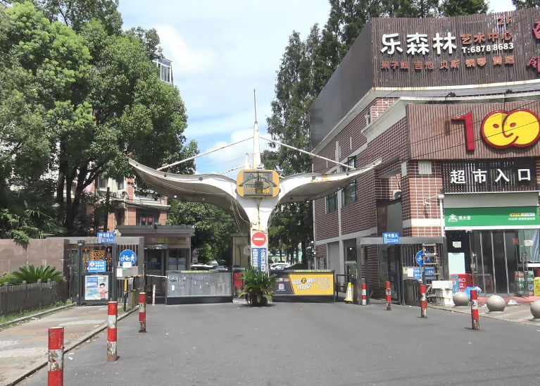 上海市浦东新区金桥湾清水苑1栋6F 