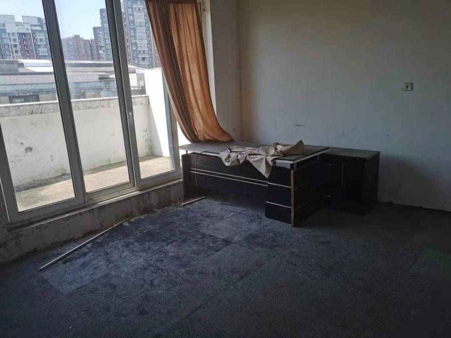 上海市松江区沿海丽水馨庭1003栋1-3F 