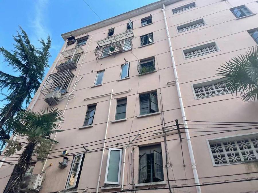 上海市长宁区三泾北宅112栋6F 