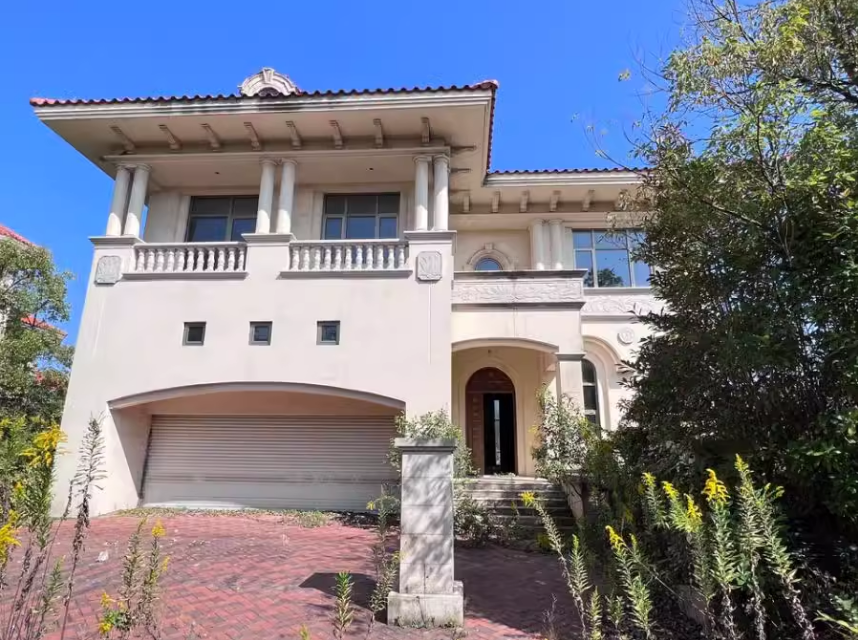 上海市奉贤区棕榈滩高尔夫别墅34栋全幢 