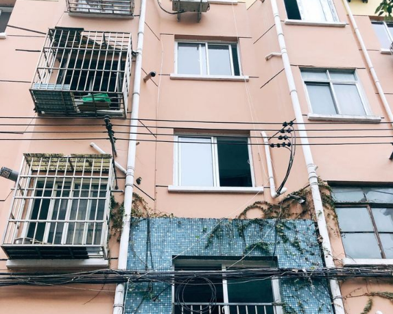 上海市闵行区绿梅三村42栋2F 