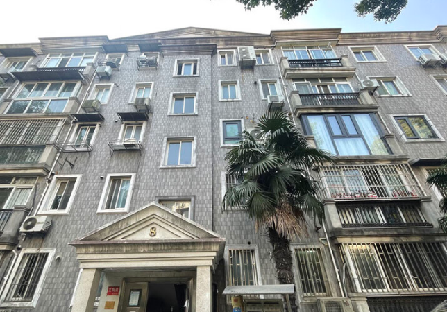 上海市长宁区绿地公寓8栋1F 